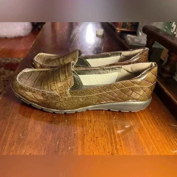 Women’s Easy Spirit Brown Croco Abriana Casual Flats Size 7 - Picture 1 of 8